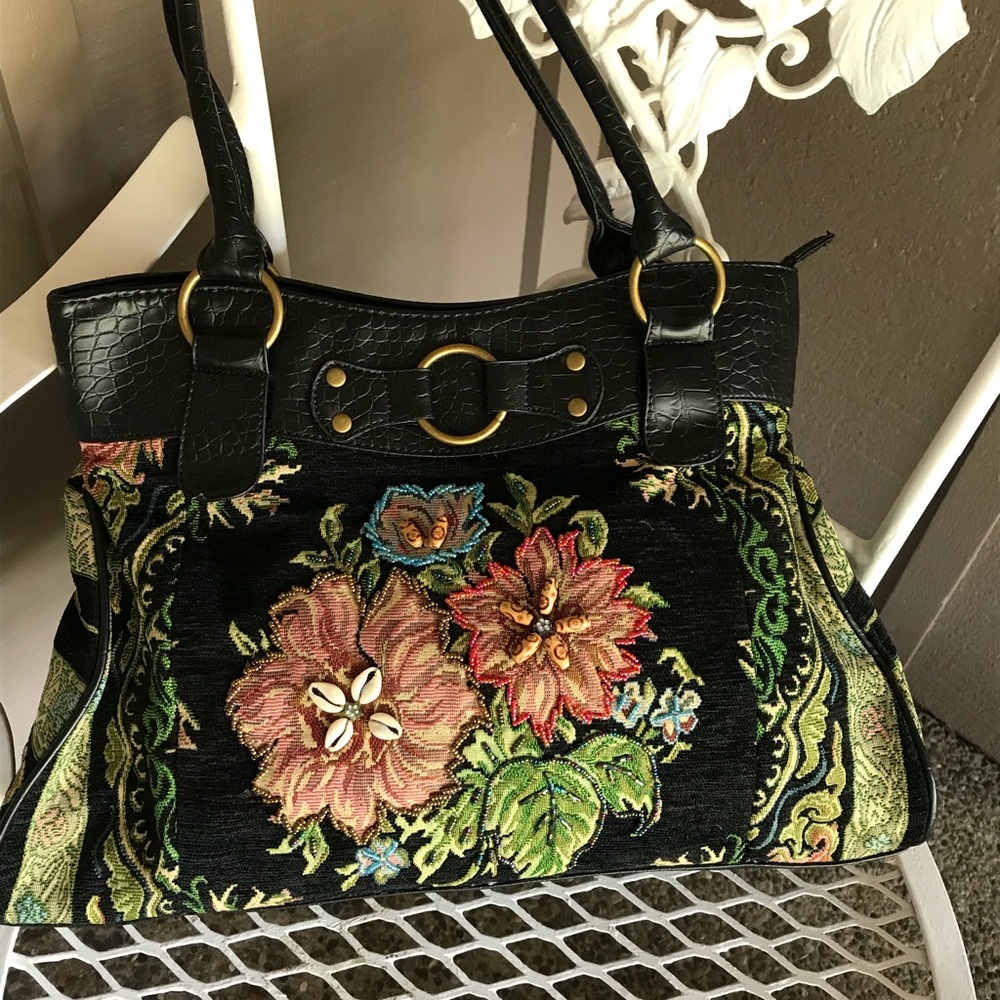 Embroidered handbag